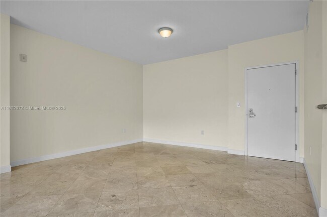 Building Photo - 118 Zamora Ave