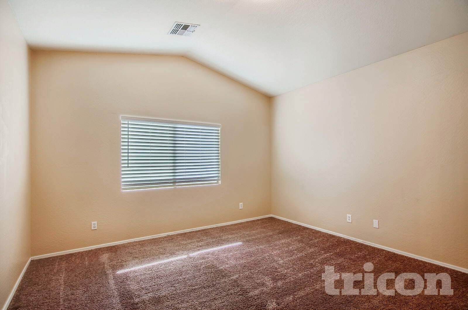 Building Photo - 44995 Portabello Rd