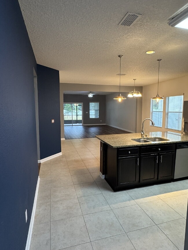 Building Photo - For Rent