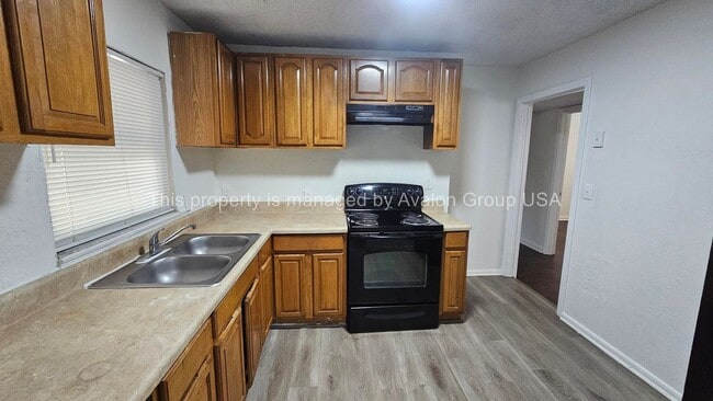 Building Photo - 3018 Donna Dr