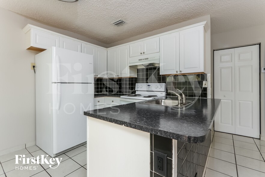 Building Photo - 5725 Boynton Cove Way