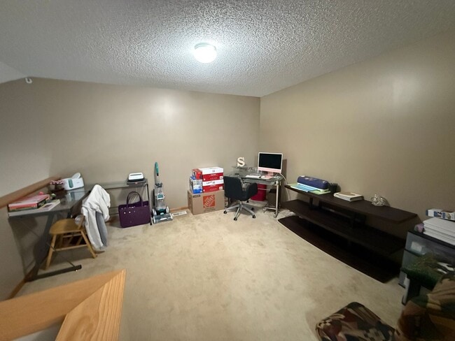 Building Photo - Beautiful 2 Bed, 2 Bath Townhome for Rent ...