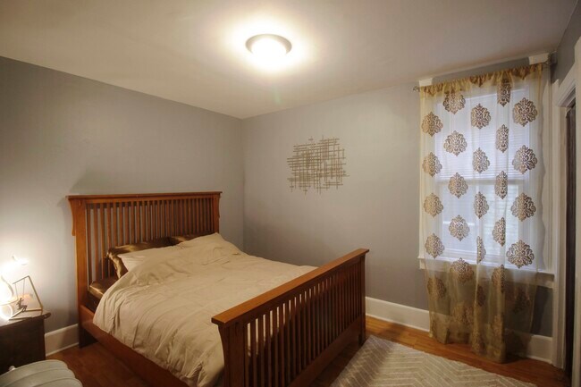 Bedroom 2 - 1684 N Franklin Pl