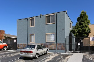 Building Photo - Pacific Terrace Apartments