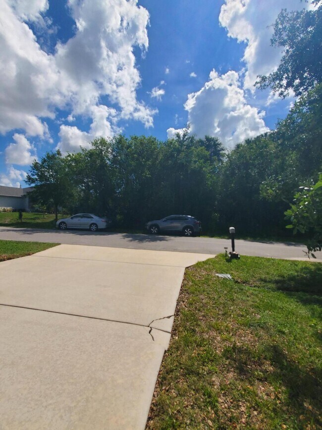 Building Photo - 3234 SW Fillmore St