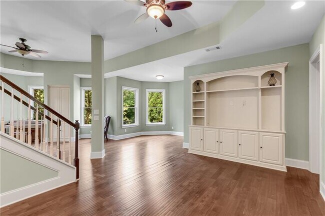 Building Photo - 5861 Yoshino Cherry Ln NE