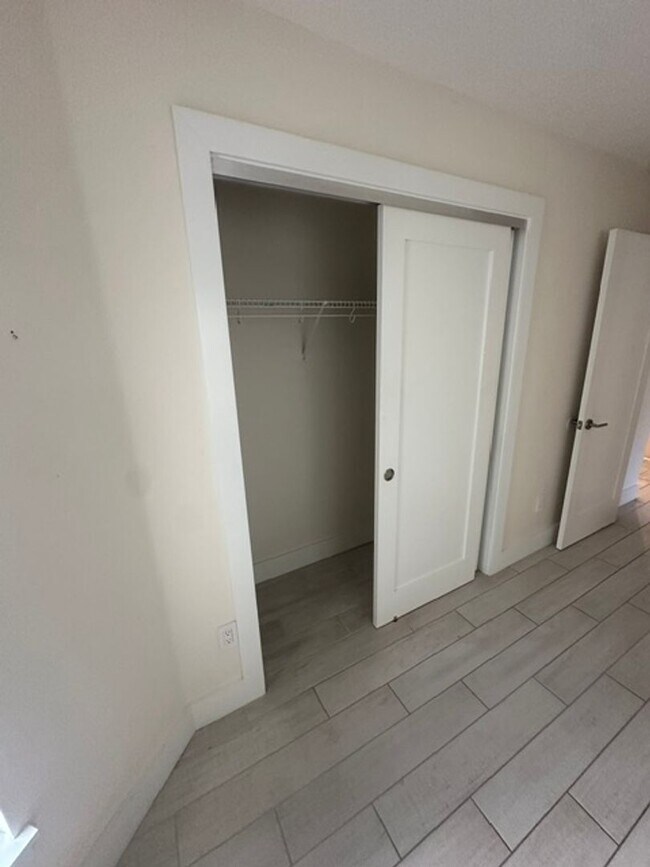 Building Photo - 105 Oceans Edge Dr