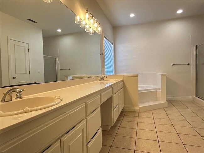 Building Photo - 700 Cornell St