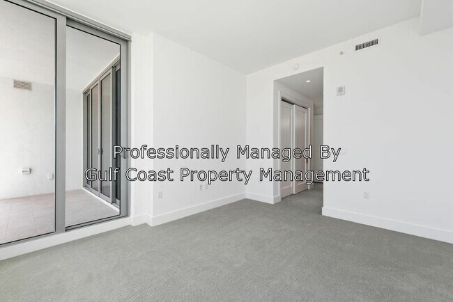 Building Photo - 111 S Pineapple Ave