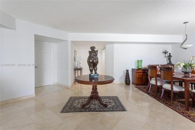 Building Photo - 16711 Collins Ave