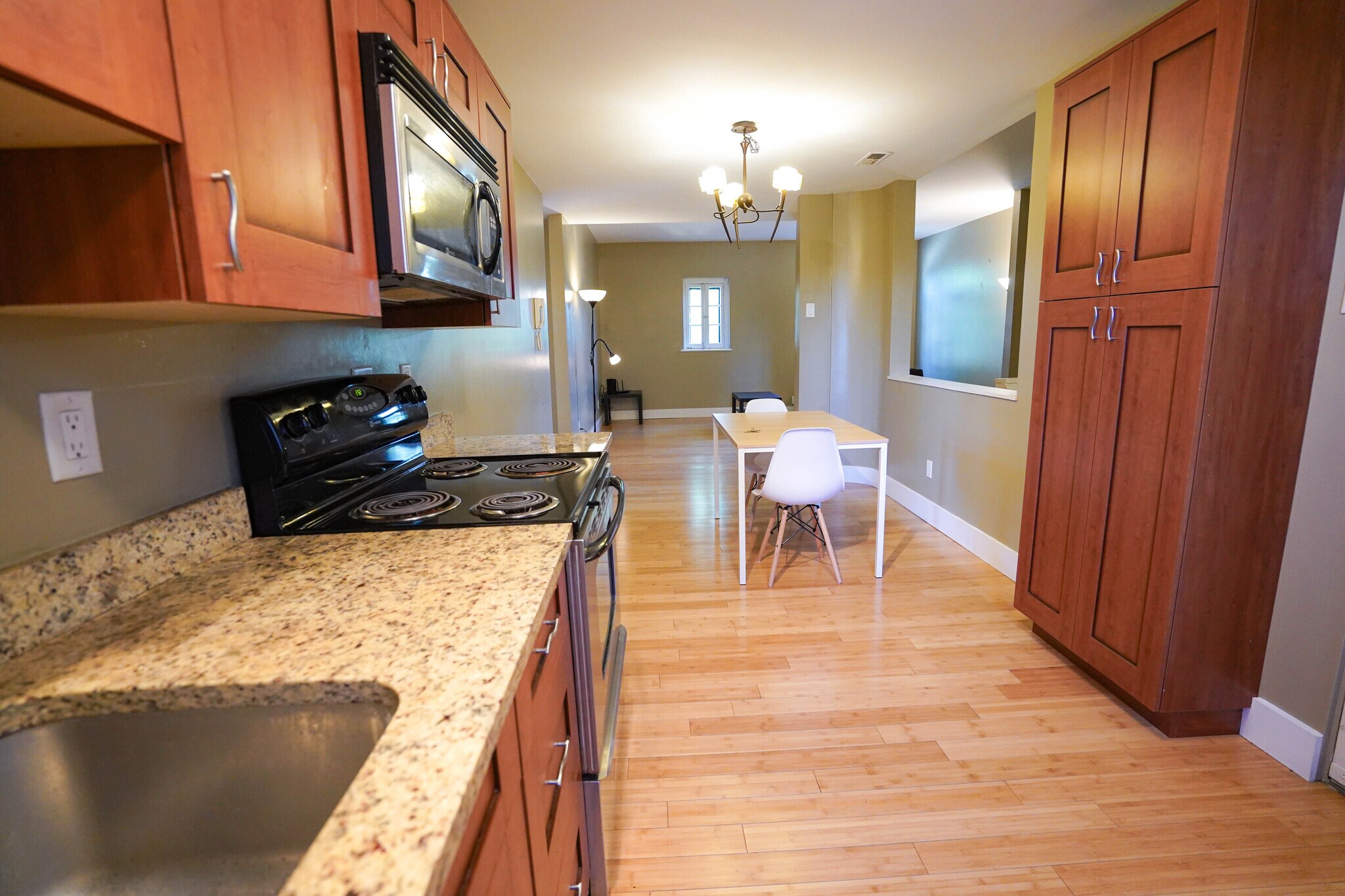 Building Photo - 615 Westgate Ave