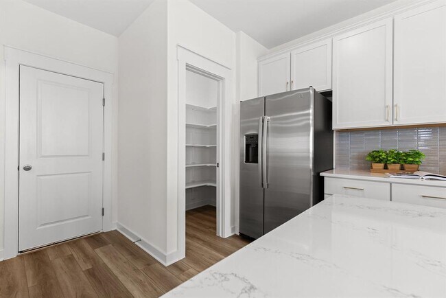 Building Photo - 120 Hartson Dr