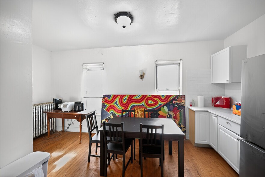 Building Photo - 1112 Garnett Pl