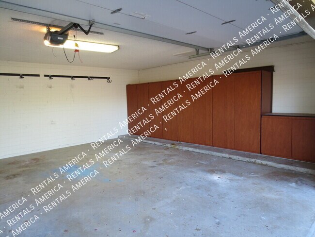 Building Photo - 8556 E Keim Dr