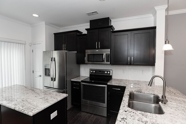 Building Photo - 108 Panamint Dr