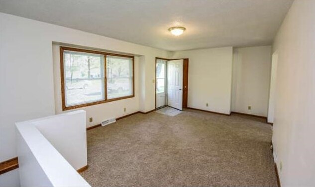 Building Photo - 257 18th Ave N