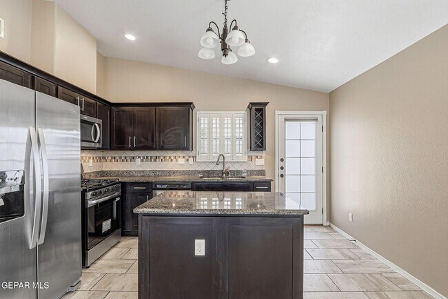 Building Photo - 14809 Tierra Crystal Ave