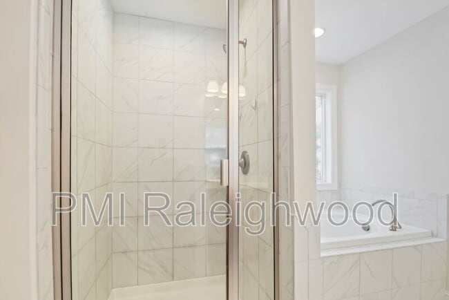 Building Photo - 2707 Masonboro Ferry Dr