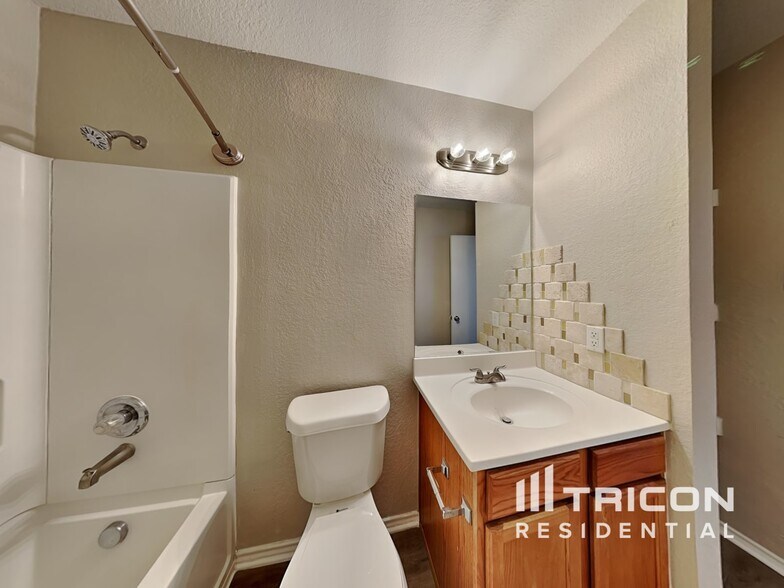 Building Photo - 9603 Kennebec Way