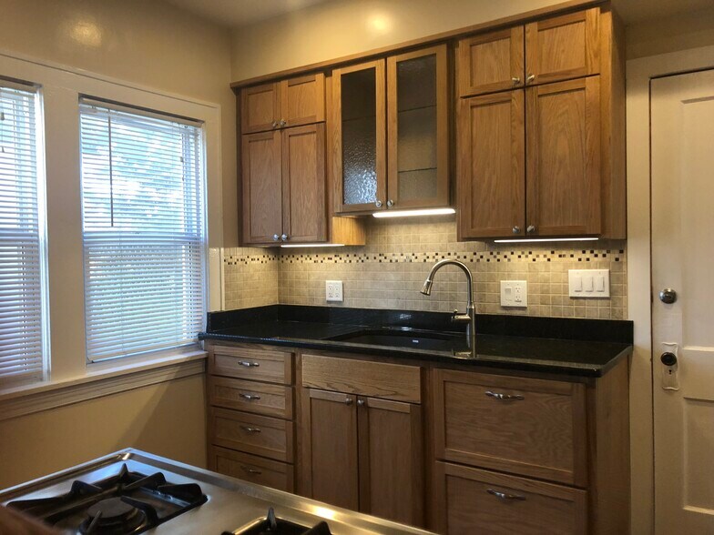 Building Photo - 2056 Bunts Rd