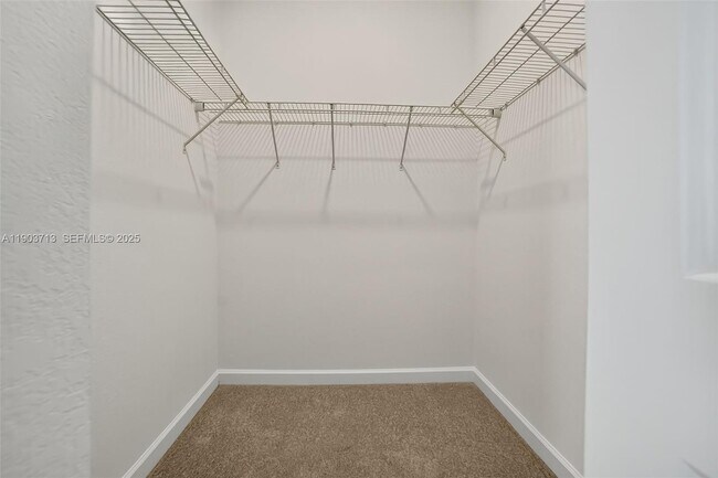 Building Photo - 2748 SE 26th Ave