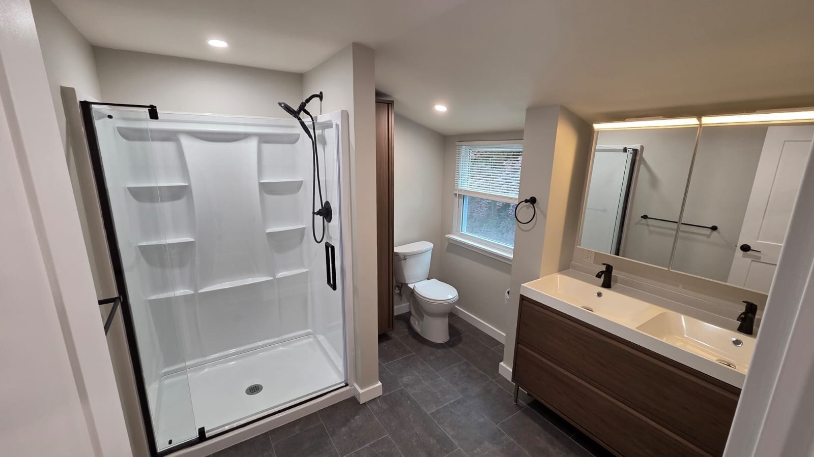 Second Story Bathroom:double vanity with sinks, ample storage - 604 Holly Ln