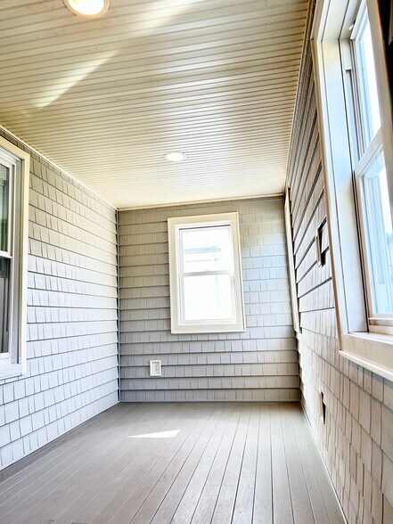 Enclosed deck - 16 Lewis Ave