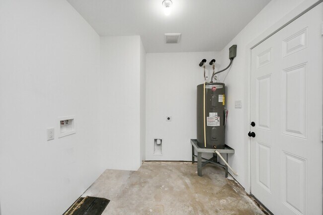 Building Photo - 10250 Bridgeland Ln