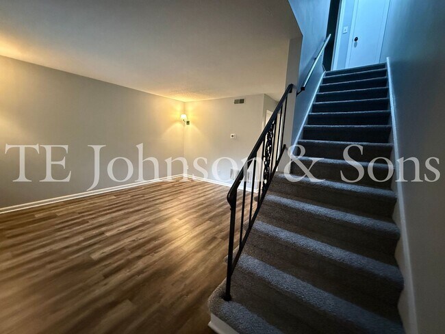 Building Photo - 317 Vineyard Park Ct