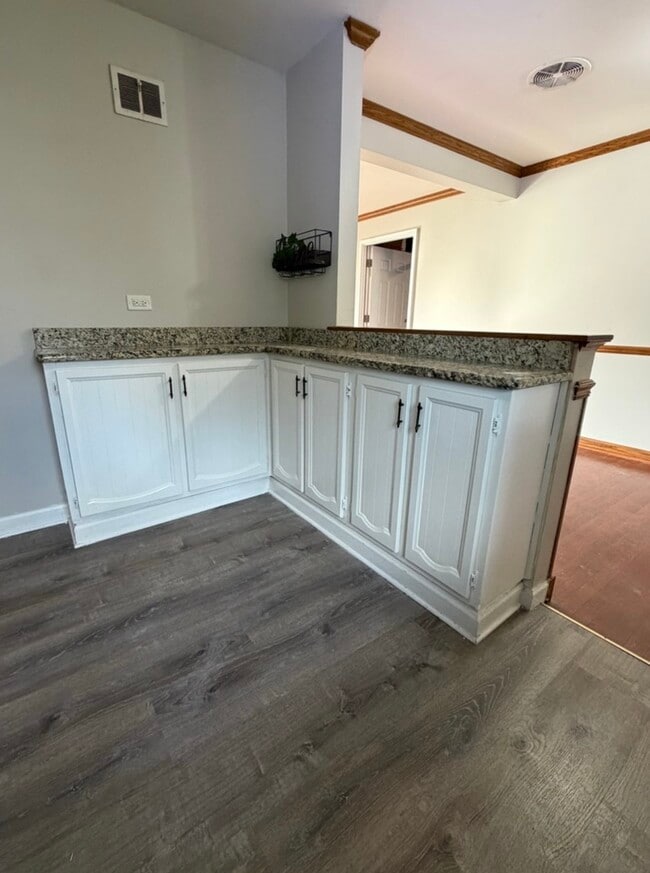 Building Photo - 18453 Clyde Rd