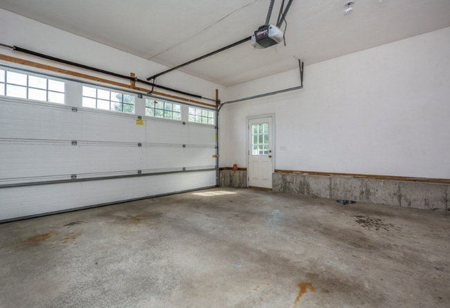 Building Photo - 22 Cortland Dr