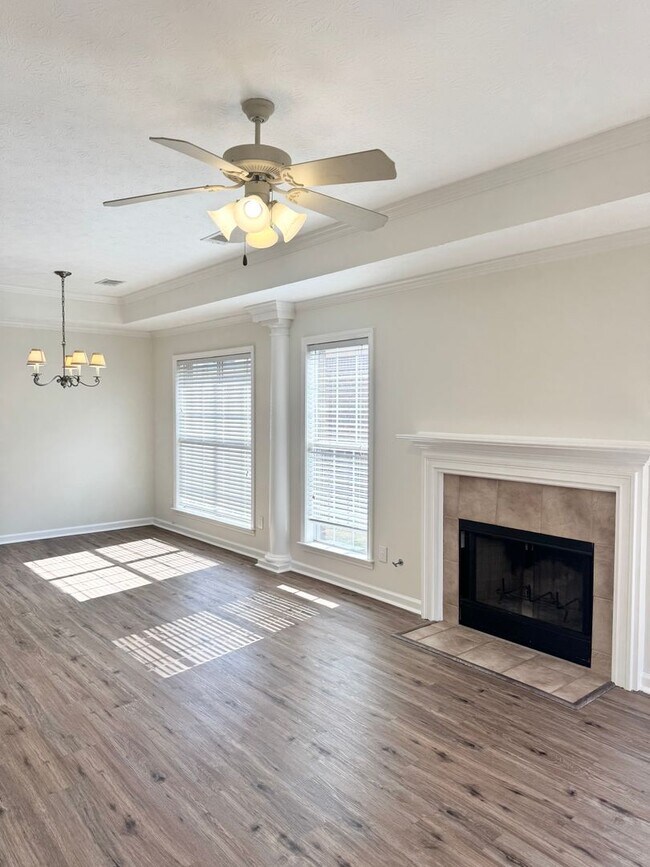 Building Photo - ** 3 bed 2 bath located in Thorington Trace ** Call 334-366-9198 for a self showing