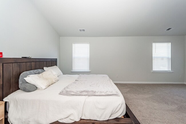 Building Photo - 3 Bedroom, 2.5 Bathroom Townhome in Carolina Groves - Moncks Corner