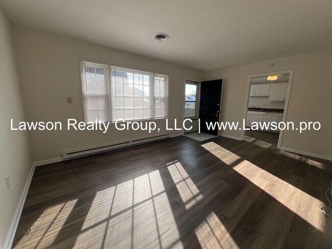 Building Photo - Moran 623-625