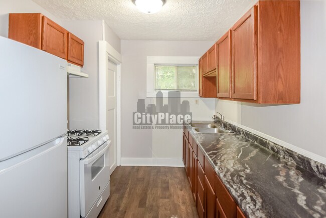 Building Photo - 5408 E Burgess Ave