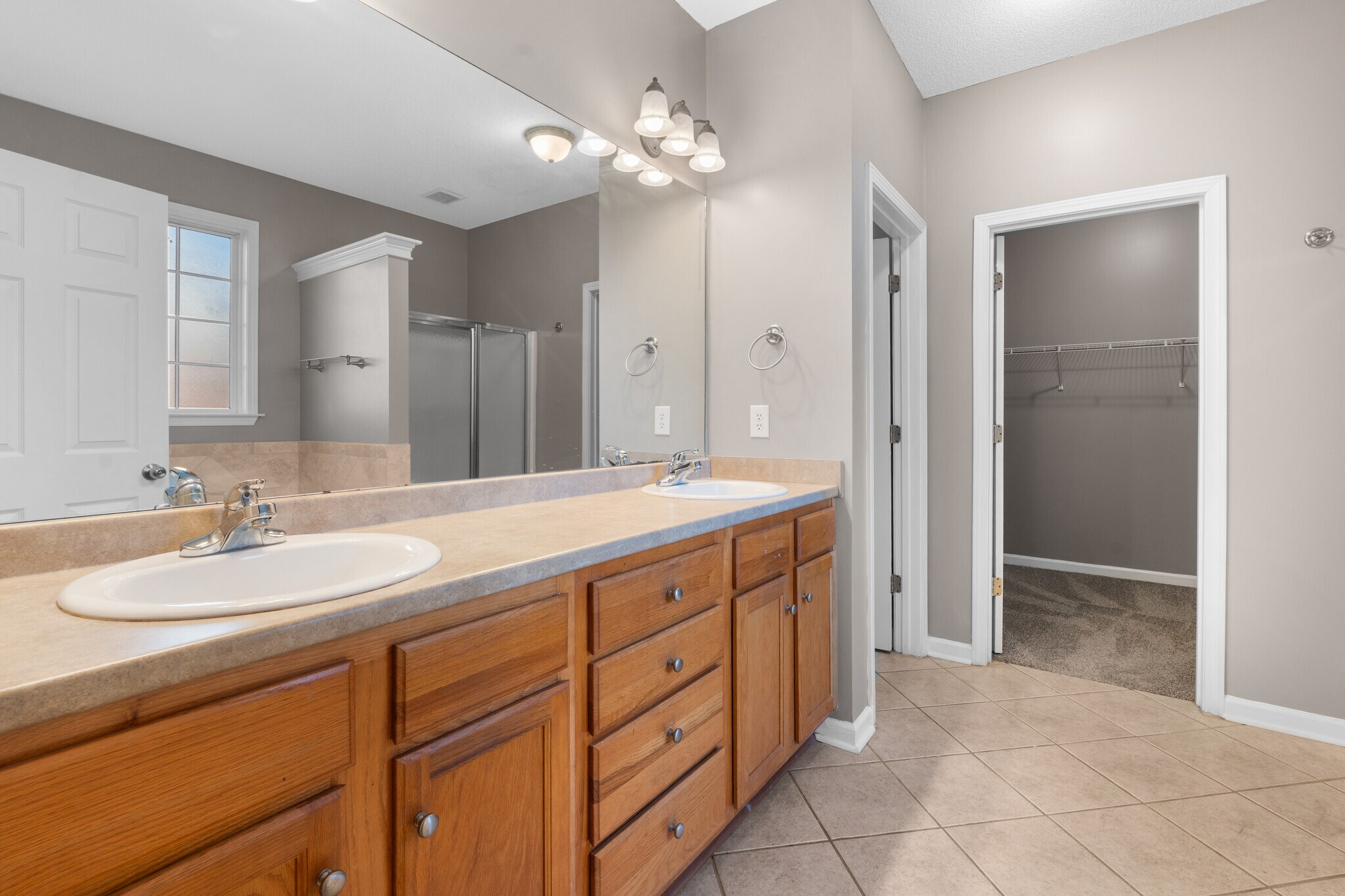 Building Photo - 119 Daventry Ln