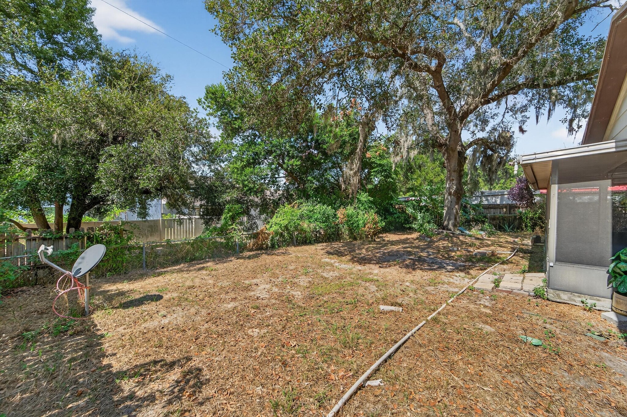 Building Photo - 1712 Village Ct