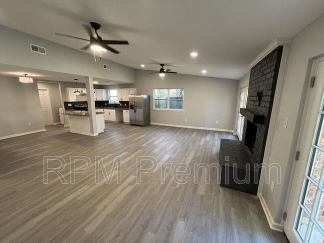 Building Photo - 8803 Orleans Dr