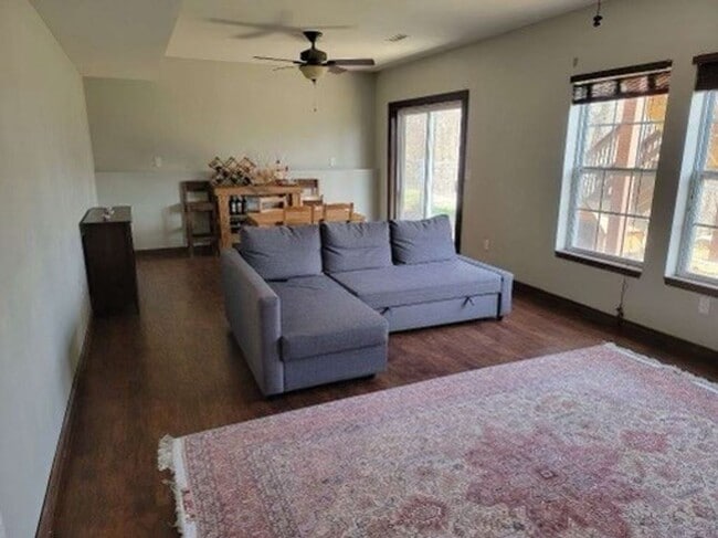 Building Photo - 230 Settlers Pass