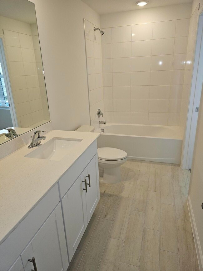 Building Photo - 621 Salisbury Cir