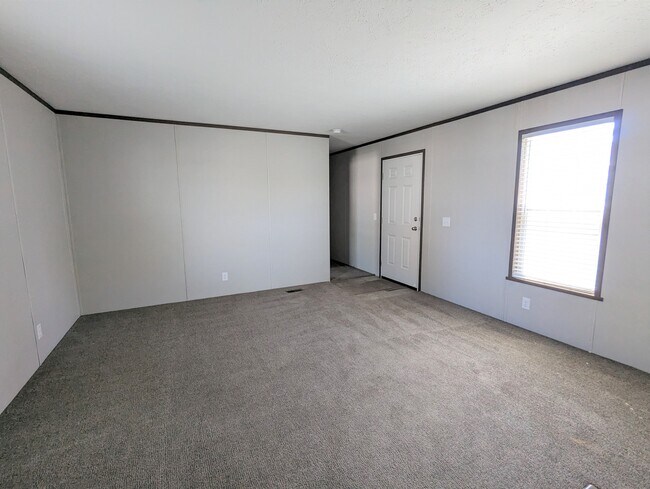 Building Photo - 641 Oregon St