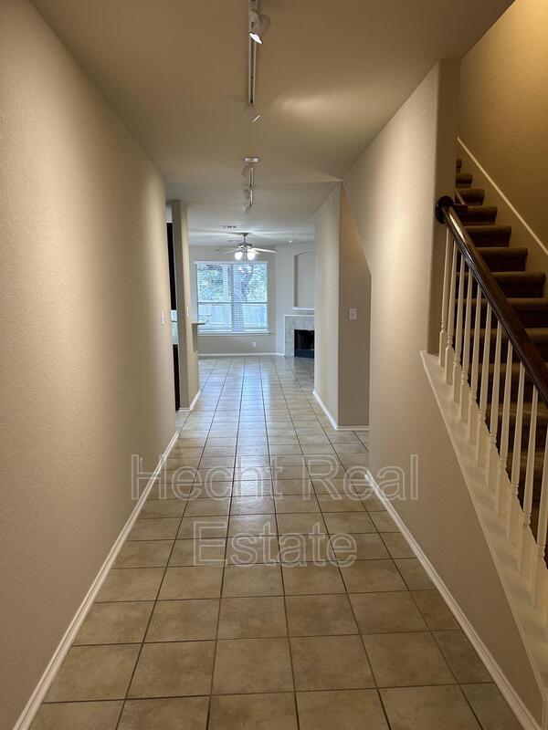 Building Photo - 2616 Gallant Fox Dr