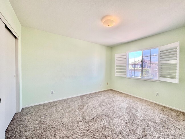 Building Photo - 8159 Dinsmore Dr