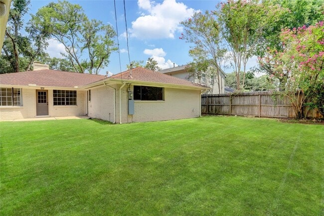 Building Photo - 14035 Myrtlea Dr