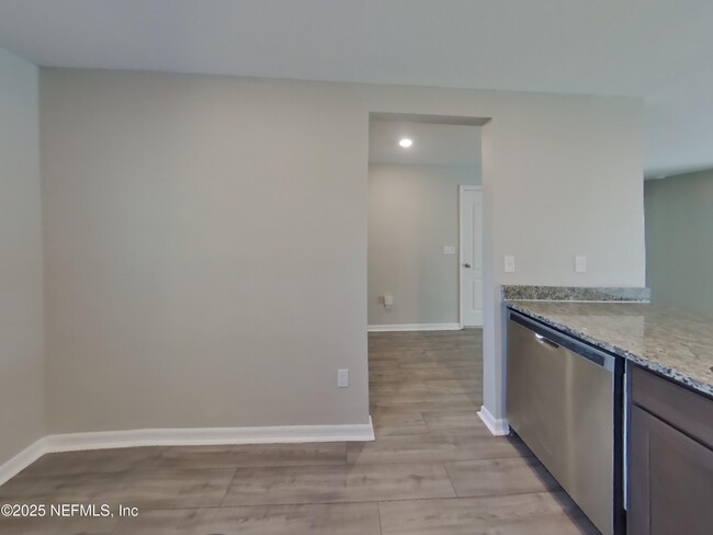 Building Photo - 14 Rivera Ln