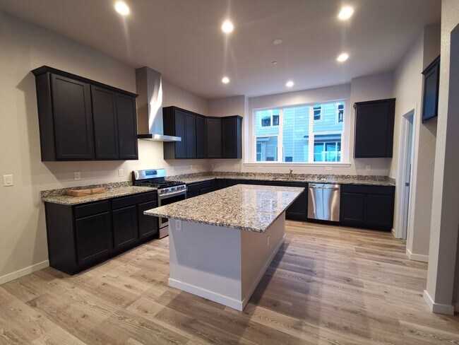 Building Photo - 2261 Buttercup Ln