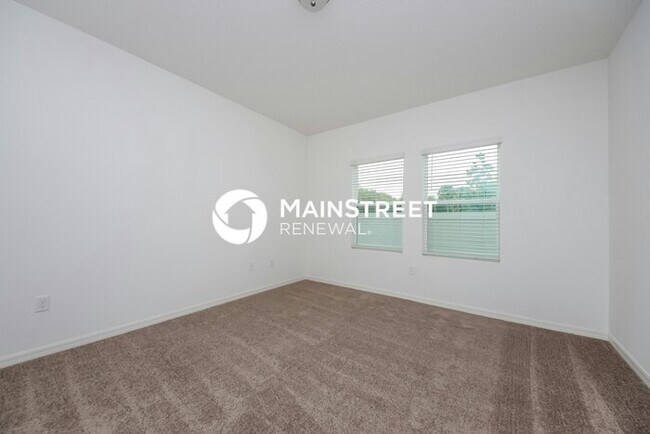 Building Photo - 4 Bedroom Pet-Friendly Home in Haines City, FL with Main Street Renewal