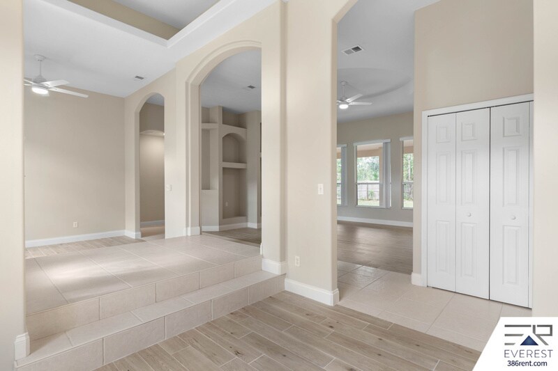 Building Photo - 19 Webwood Pl