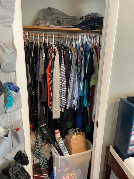 Building Photo - 422 Woods Ave SW