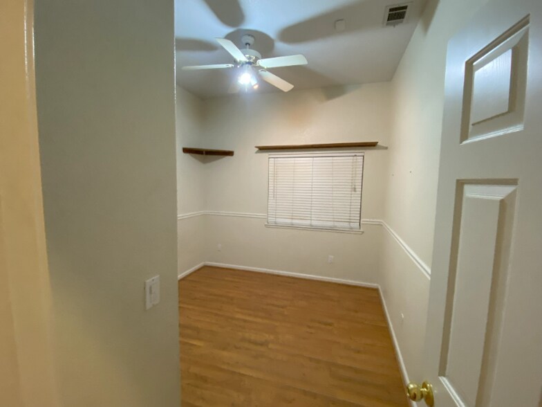 Building Photo - 1806 Augusta Ln